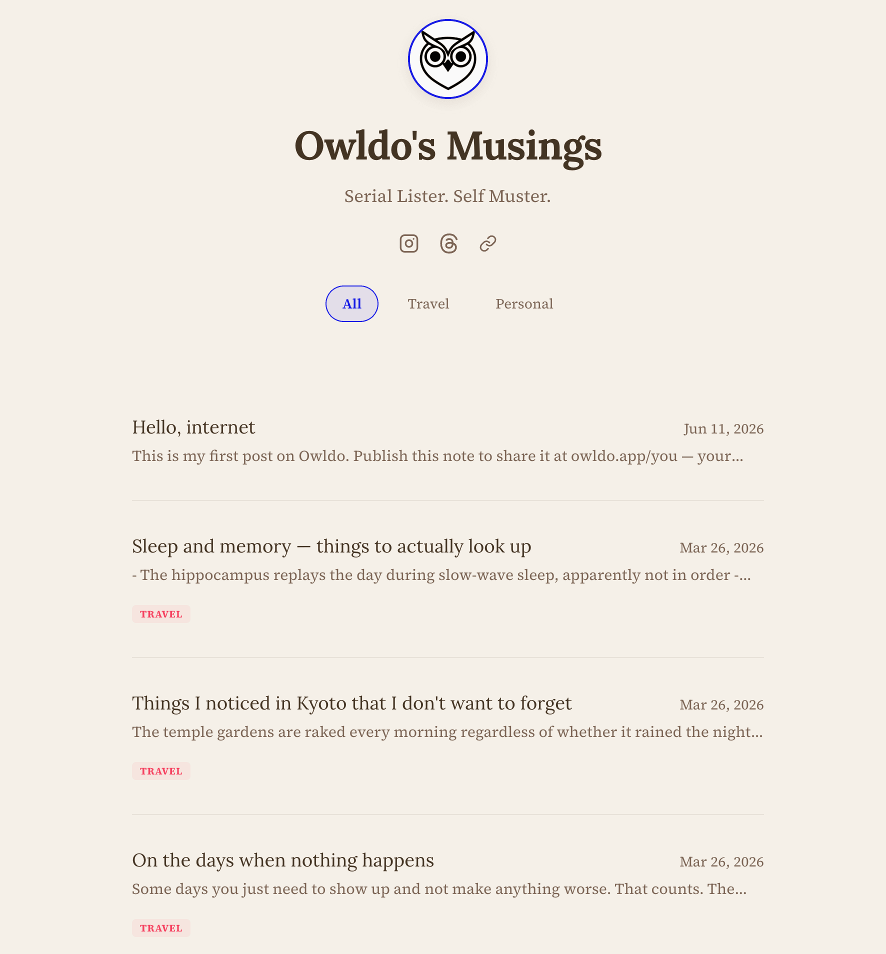 Split view: the note being edited in Owldo on the left, the published public page (clean reader view) on the right.